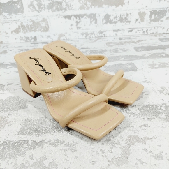 NEW Free People Straps Cream Tan Leather Slip on Block Heel Sandals W647 - Picture 4 of 16